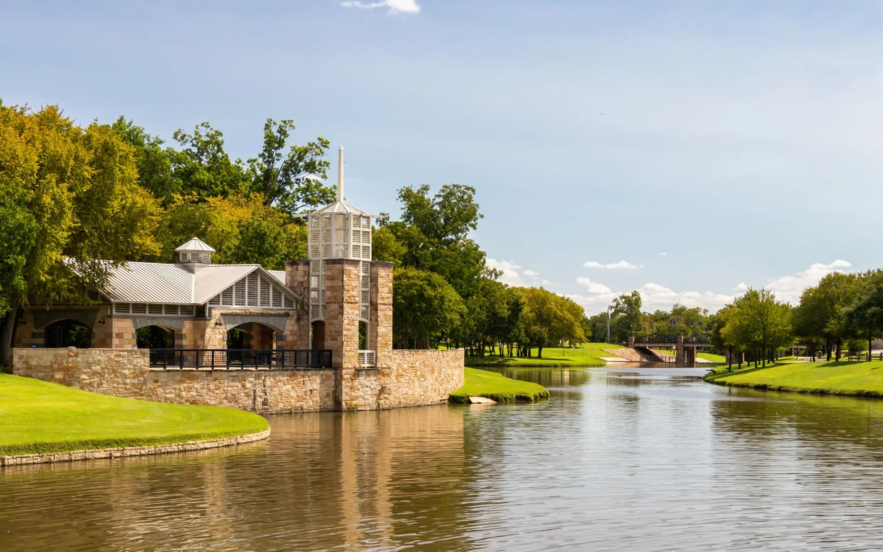 Basketball court installation and services in Irving, TX